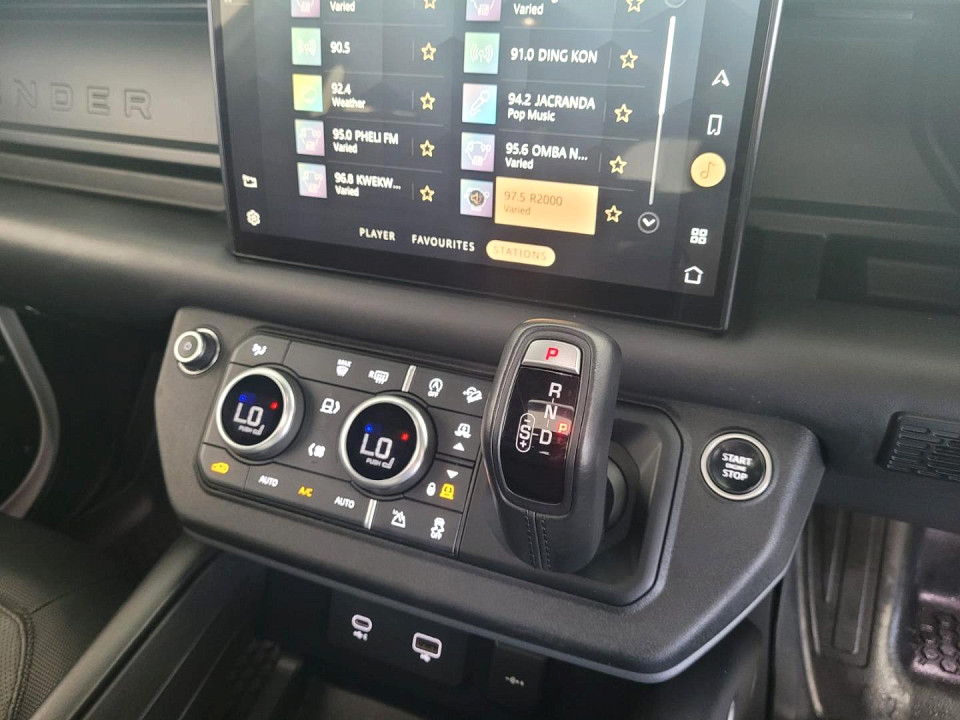 2022 LAND ROVER DEFENDER 110 2.0 D D240 X-DYNAMIC HSE (177kW)