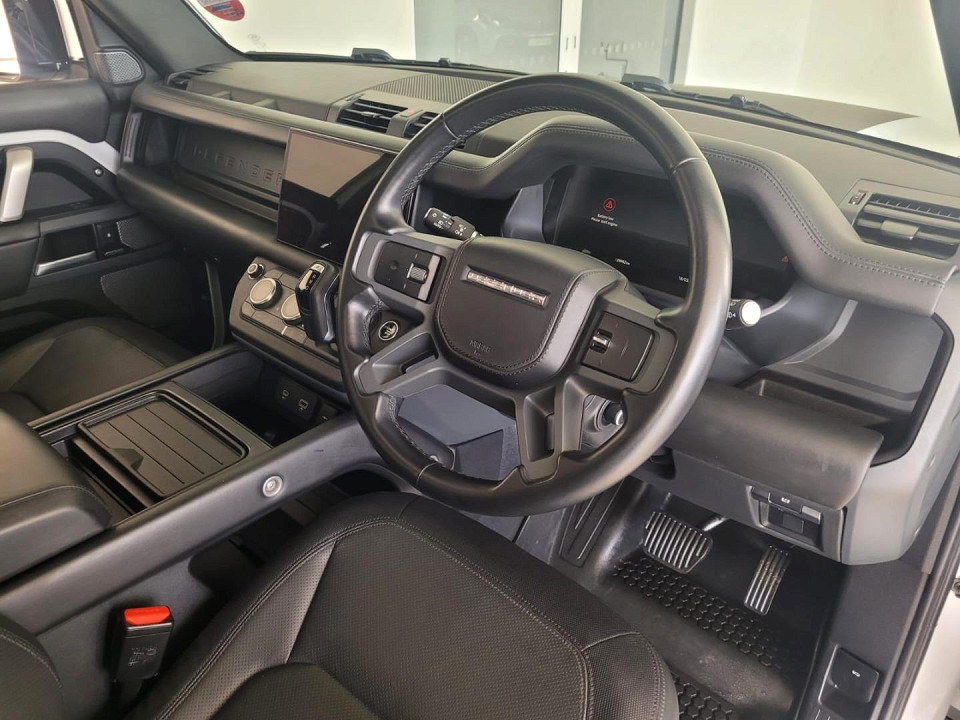 2022 LAND ROVER DEFENDER 110 2.0 D D240 X-DYNAMIC HSE (177kW)