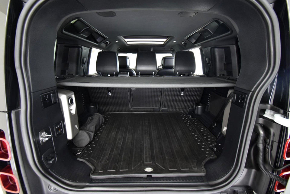 2022 LAND ROVER DEFENDER 110 2.0 D D240 X-DYNAMIC HSE (177kW)