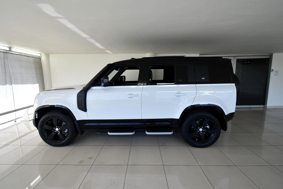 2022 LAND ROVER DEFENDER 110 2.0 D D240 X-DYNAMIC SE (177kW)