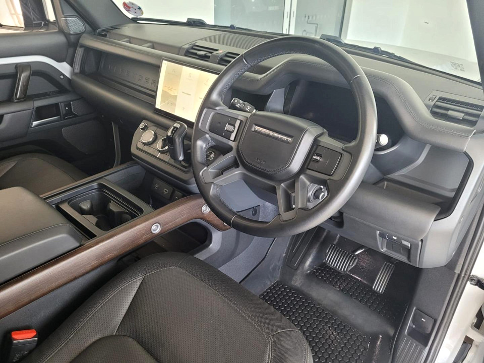 2022 LAND ROVER DEFENDER 110 3.0 D D300 X-DYNAMIC HSE (221kW)