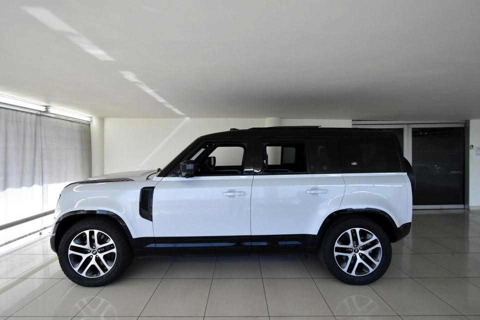 2022 LAND ROVER DEFENDER 110 3.0 D D300 X-DYNAMIC HSE (221kW)