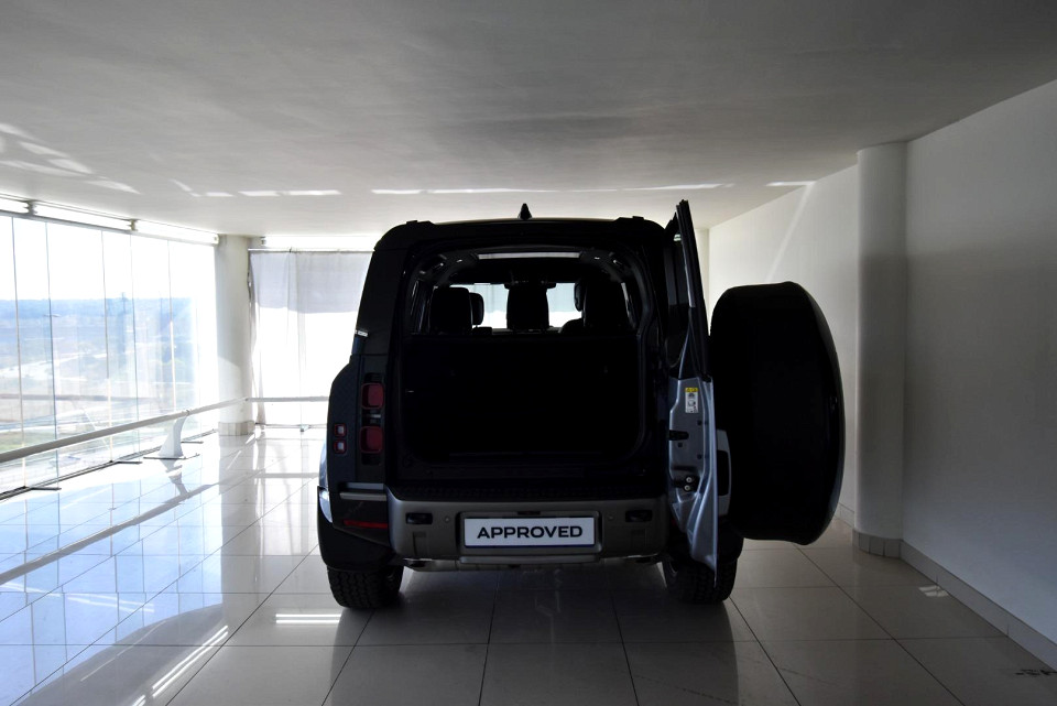 2023 LAND ROVER DEFENDER 110 3.0 D D300 X-DYNAMIC HSE (221kW)
