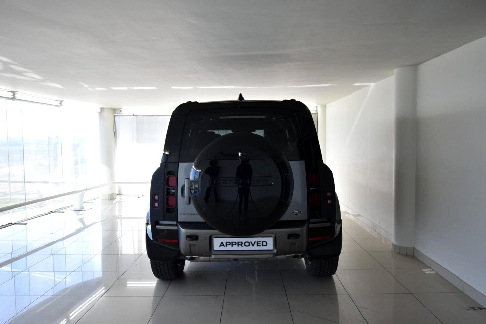 2023 LAND ROVER DEFENDER 110 3.0 D D300 X-DYNAMIC HSE (221kW)