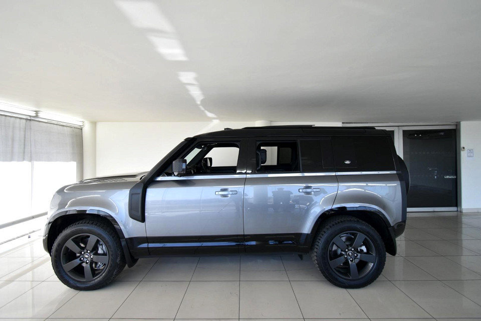2023 LAND ROVER DEFENDER 110 3.0 D D300 X-DYNAMIC HSE (221kW)