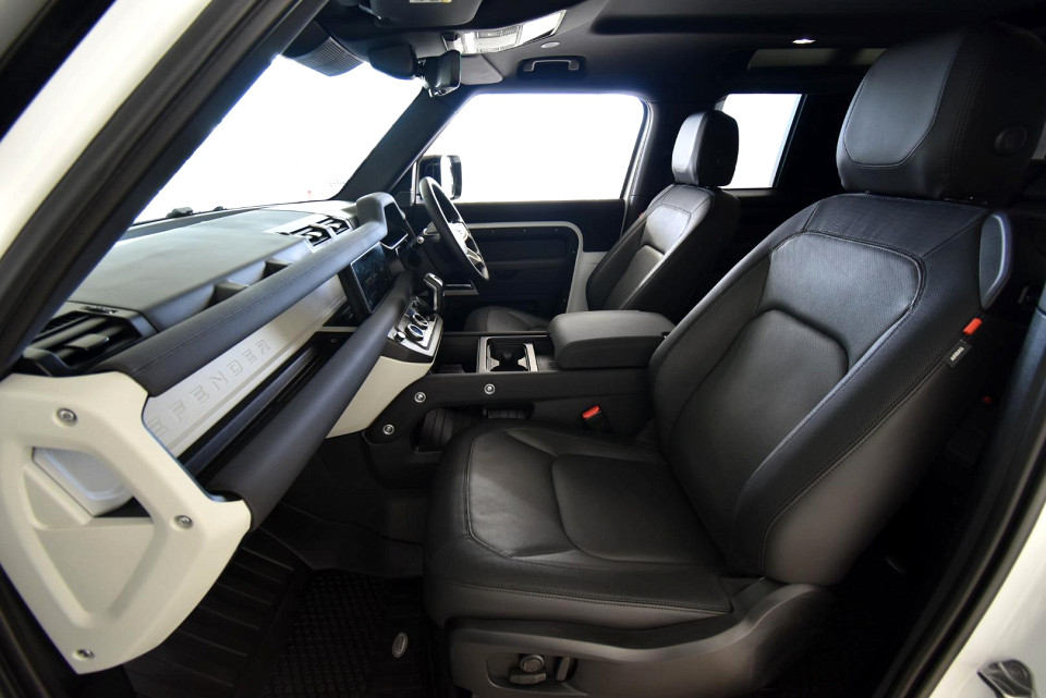 2024 LAND ROVER DEFENDER 90 3.0 D D300 X-DYNAMIC SE (221kW)