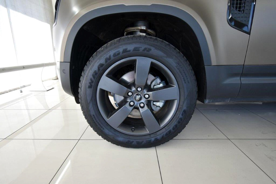 2024 LAND ROVER DEFENDER Defender