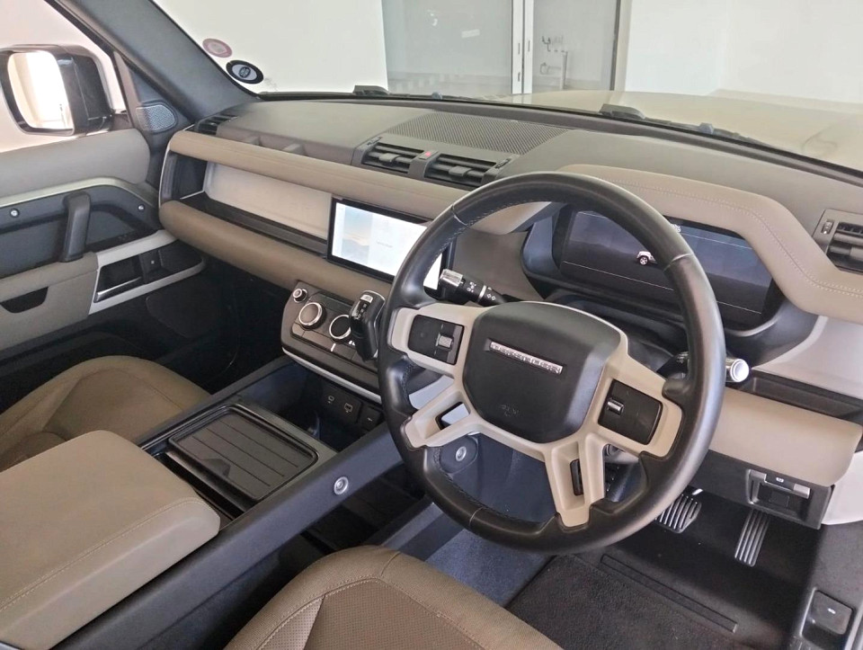 2020 LAND ROVER DEFENDER 110 D240 FIRST EDITION (177kW)