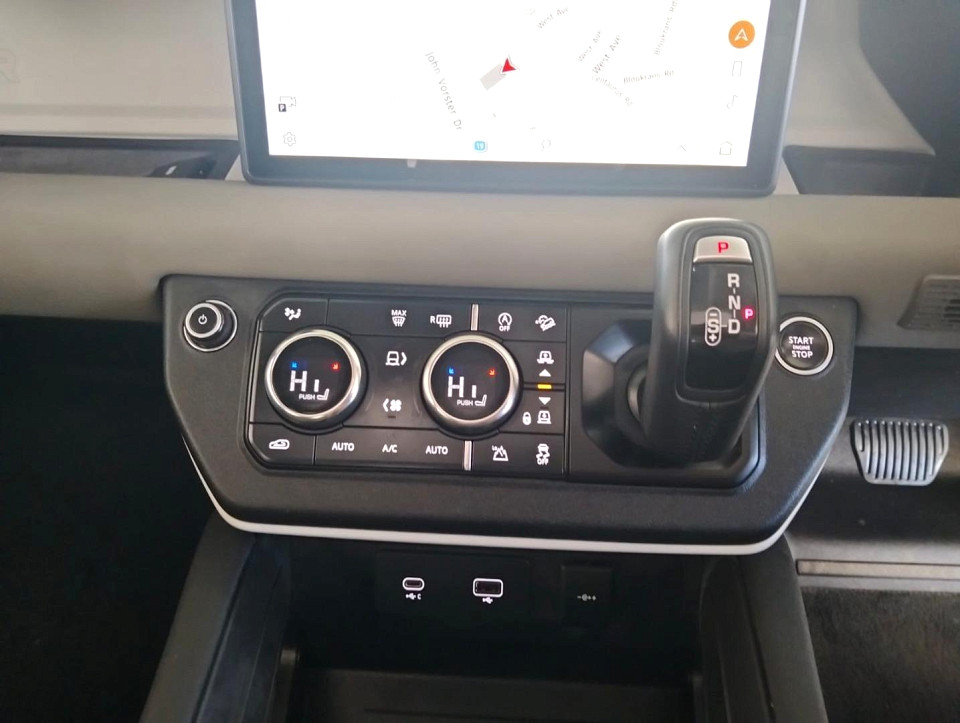 2020 LAND ROVER DEFENDER 110 D240 FIRST EDITION (177kW)