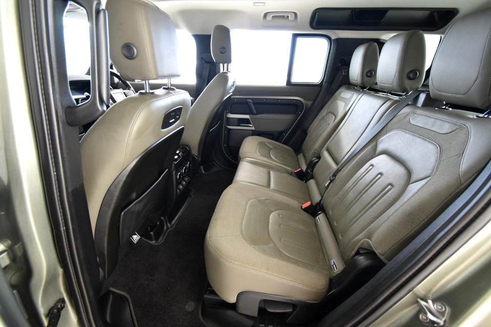 2020 LAND ROVER DEFENDER 110 D240 FIRST EDITION (177kW)