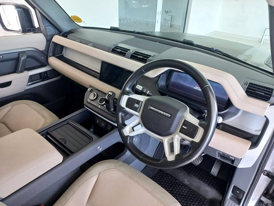 2021 LAND ROVER DEFENDER 110 D240 SE (177kW)