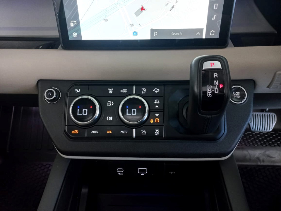 2021 LAND ROVER DEFENDER 110 D240 SE (177kW)
