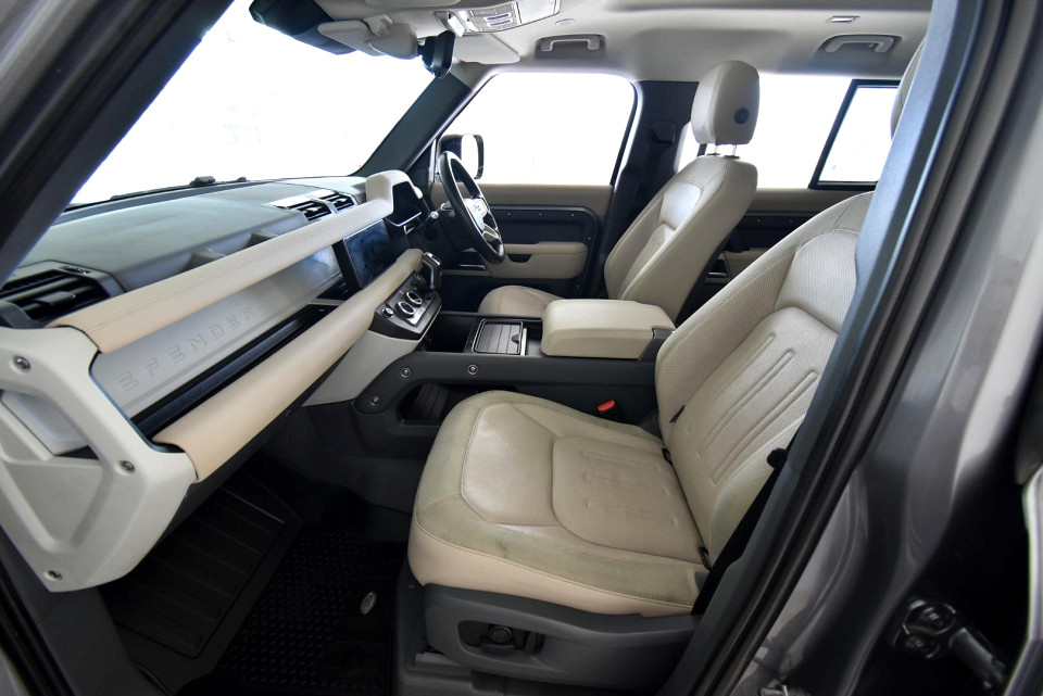 2021 LAND ROVER DEFENDER 110 D240 SE (177kW)
