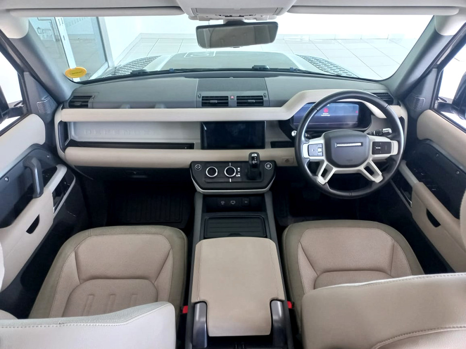 2021 LAND ROVER DEFENDER 110 D240 SE (177kW)