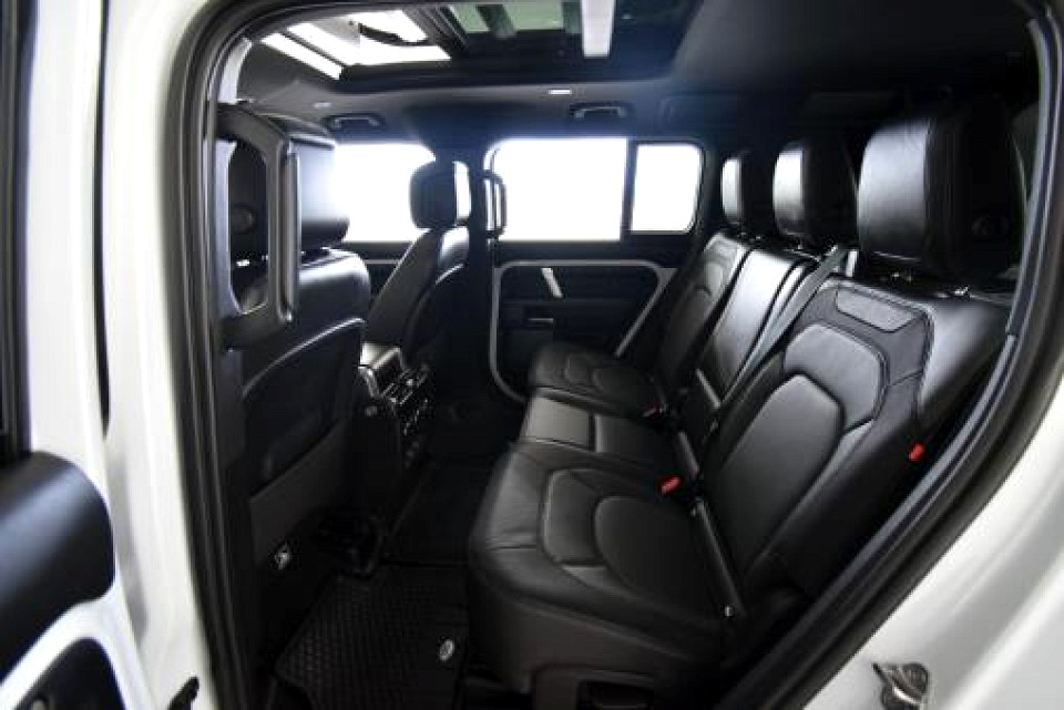 2022 LAND ROVER DEFENDER 110 2.0 D D240 X-DYNAMIC HSE (177kW)
