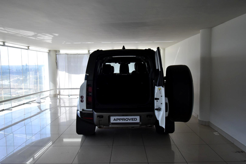2022 LAND ROVER DEFENDER 110 3.0 D D300 X-DYNAMIC HSE (221kW)