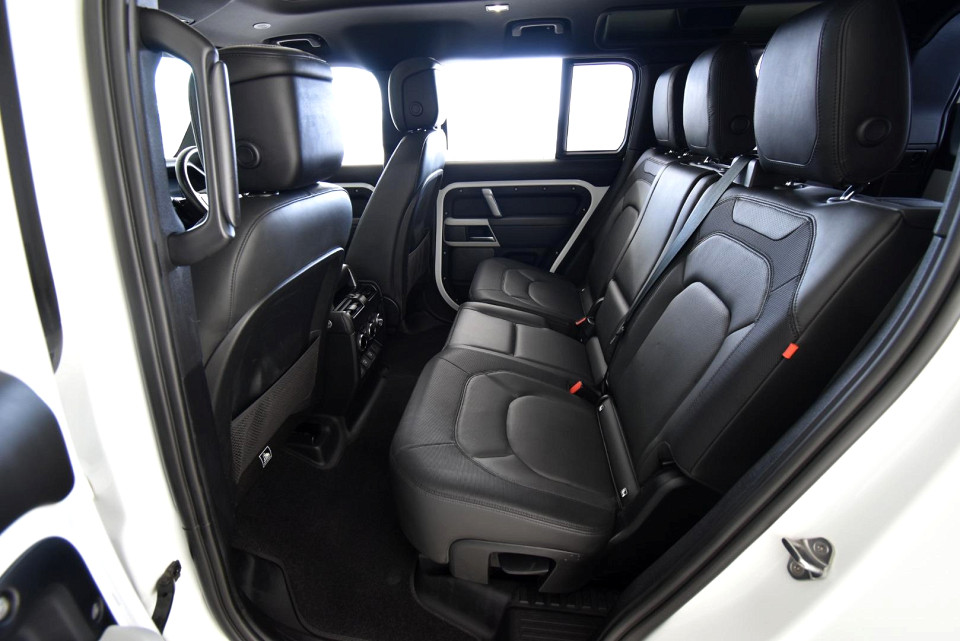 2022 LAND ROVER DEFENDER 110 3.0 D D300 X-DYNAMIC HSE (221kW)