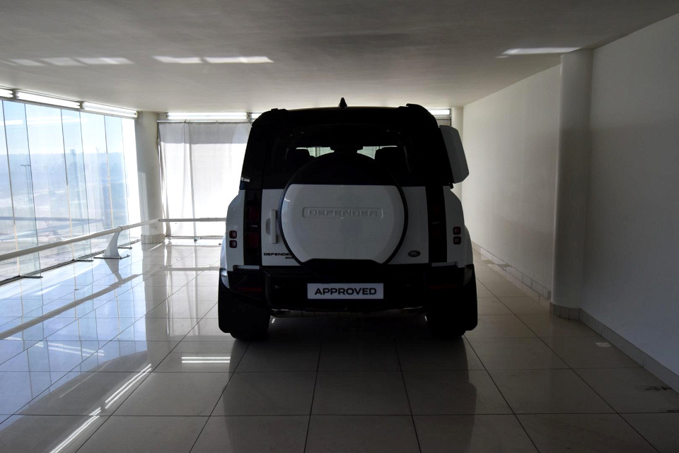 2022 LAND ROVER DEFENDER 110 3.0 D D300 X-DYNAMIC SE (221kW)