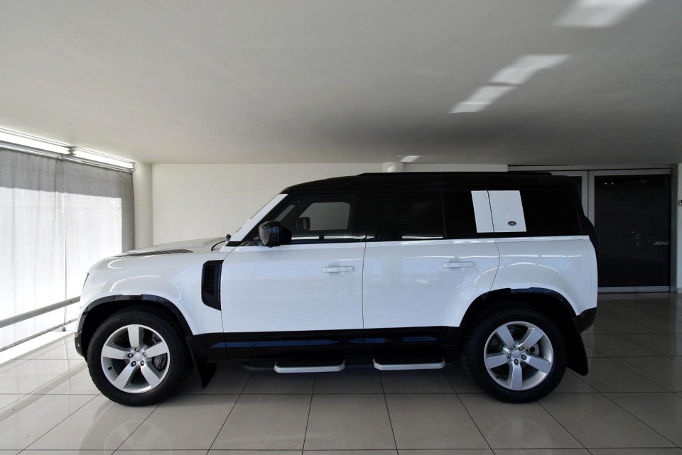 2022 LAND ROVER DEFENDER 110 3.0 D D300 X-DYNAMIC SE (221kW)