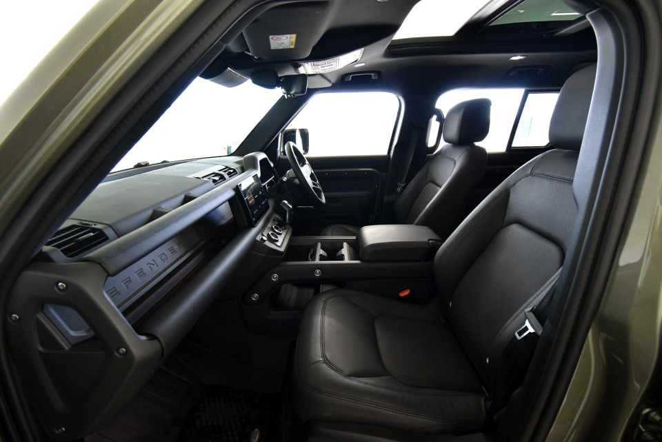 2025 LAND ROVER DEFENDER Defender
