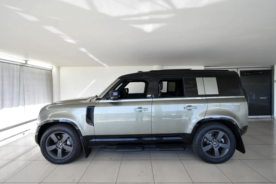 2025 LAND ROVER DEFENDER Defender
