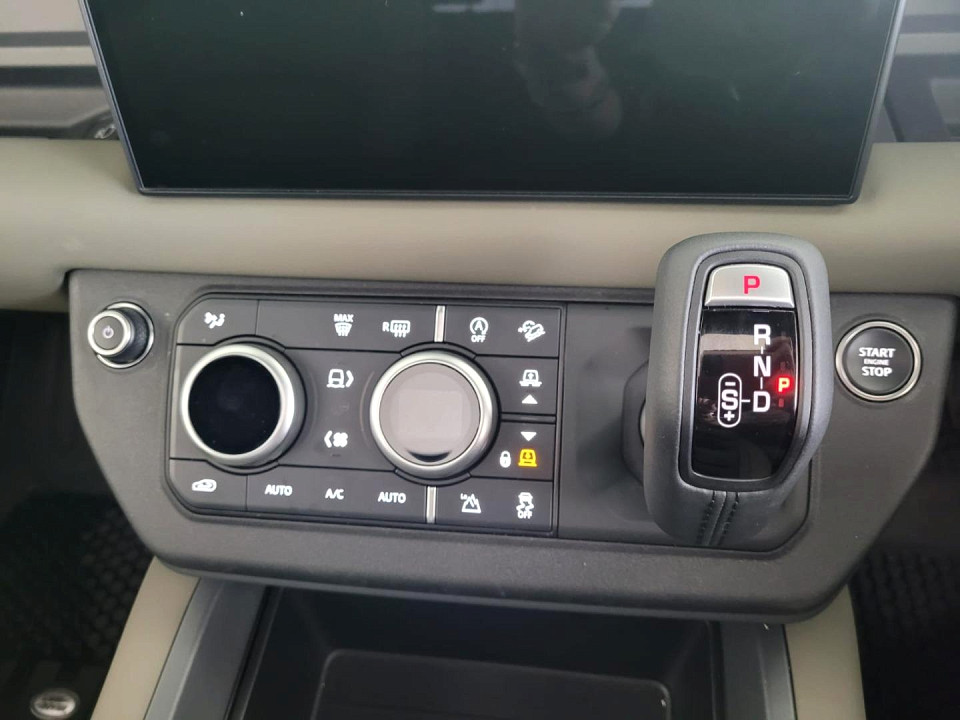 2025 LAND ROVER DEFENDER Defender