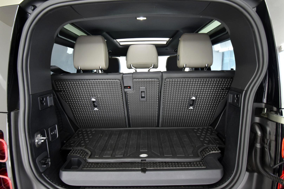 2025 LAND ROVER DEFENDER Defender