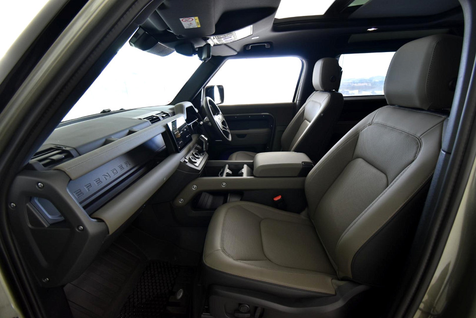 2025 LAND ROVER DEFENDER Defender