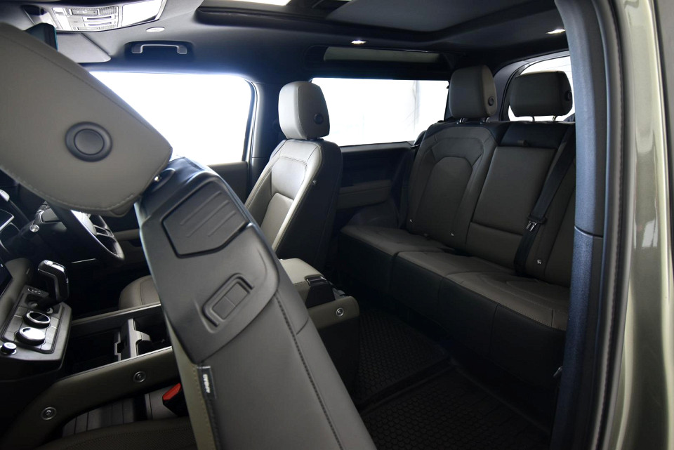 2025 LAND ROVER DEFENDER Defender