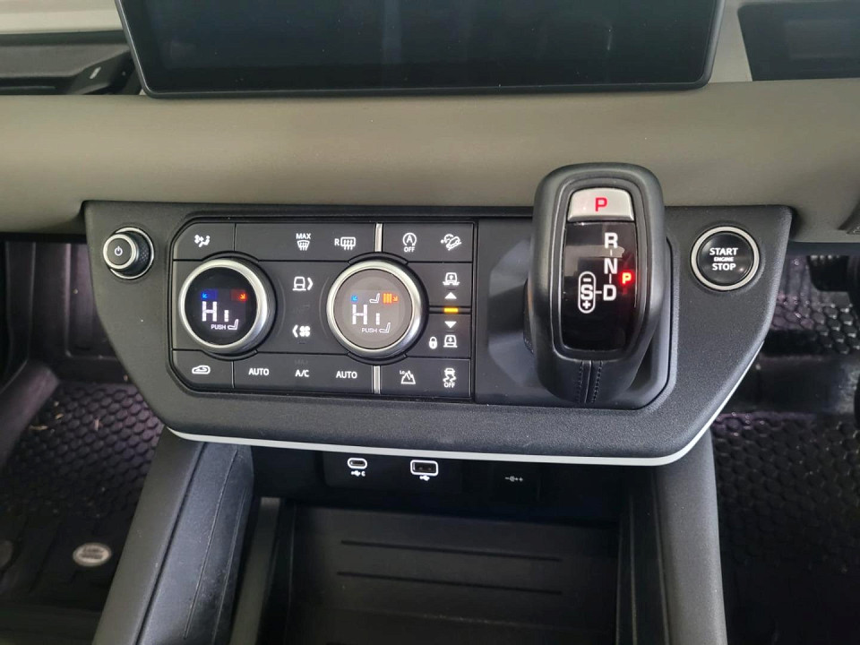 2020 LAND ROVER DEFENDER 110 D240 FIRST EDITION (177kW)