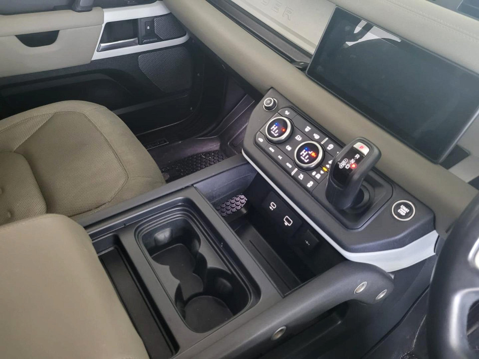 2020 LAND ROVER DEFENDER 110 D240 FIRST EDITION (177kW)