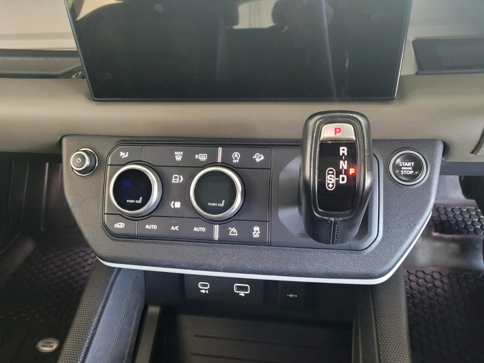 2021 LAND ROVER DEFENDER 110 3.0 D D300 X-DYNAMIC HSE (221kW)