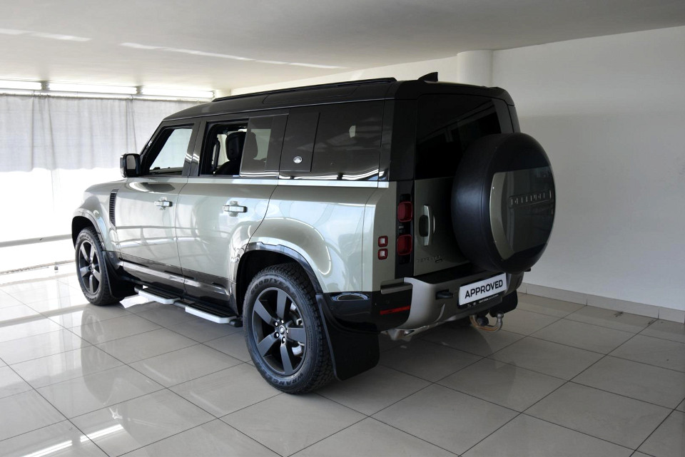 2021 LAND ROVER DEFENDER 110 3.0 D D300 X-DYNAMIC HSE (221kW)