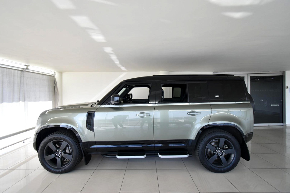 2021 LAND ROVER DEFENDER 110 3.0 D D300 X-DYNAMIC HSE (221kW)