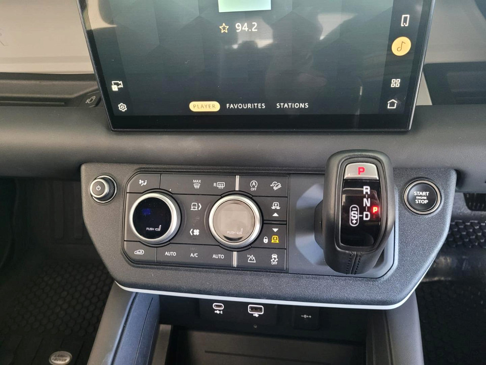 2023 LAND ROVER DEFENDER 110 3.0 D D300 X-DYNAMIC HSE (221kW)