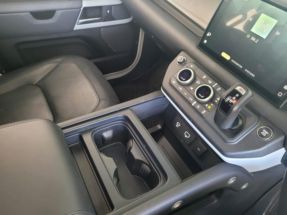 2023 LAND ROVER DEFENDER 110 3.0 D D300 X-DYNAMIC HSE (221kW)