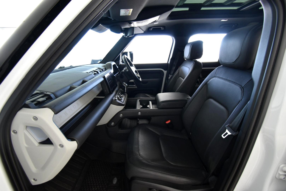 2023 LAND ROVER DEFENDER 110 3.0 D D300 X-DYNAMIC HSE (221kW)