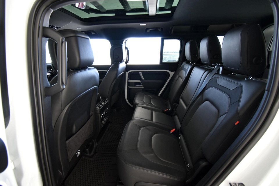 2023 LAND ROVER DEFENDER 110 3.0 D D300 X-DYNAMIC HSE (221kW)