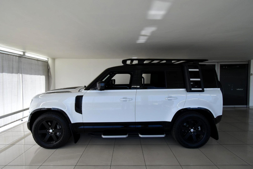 2023 LAND ROVER DEFENDER 110 3.0 D D300 X-DYNAMIC HSE (221kW)
