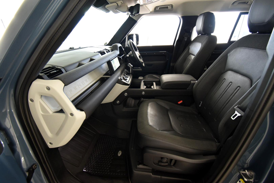 2020 LAND ROVER DEFENDER 110 D240 SE (177kW)