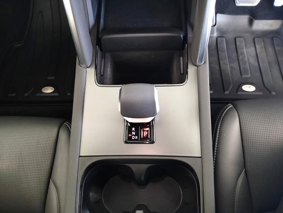 2024 LAND ROVER DISCOVERY SPORT D200 DYNAMIC HSE AWD (146kW)
