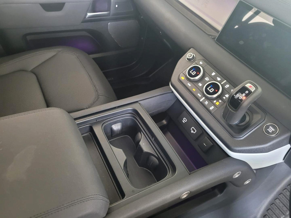 2023 LAND ROVER DEFENDER 110 2.0 D D240 X-DYNAMIC HSE (177kW)