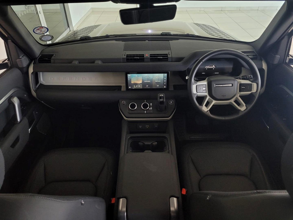 2023 LAND ROVER DEFENDER 110 2.0 D D240 X-DYNAMIC HSE (177kW)