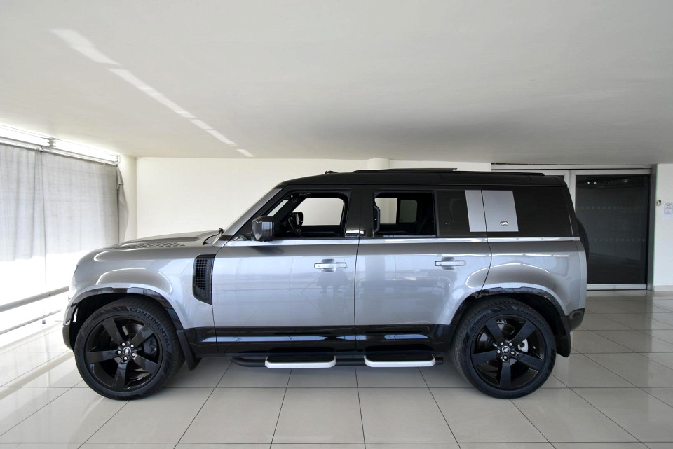 2023 LAND ROVER DEFENDER 110 2.0 D D240 X-DYNAMIC HSE (177kW)
