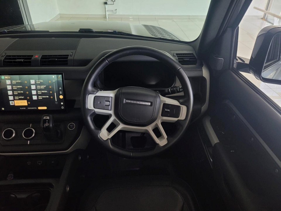 2023 LAND ROVER DEFENDER 110 3.0 D D300 X-DYNAMIC HSE (221kW)