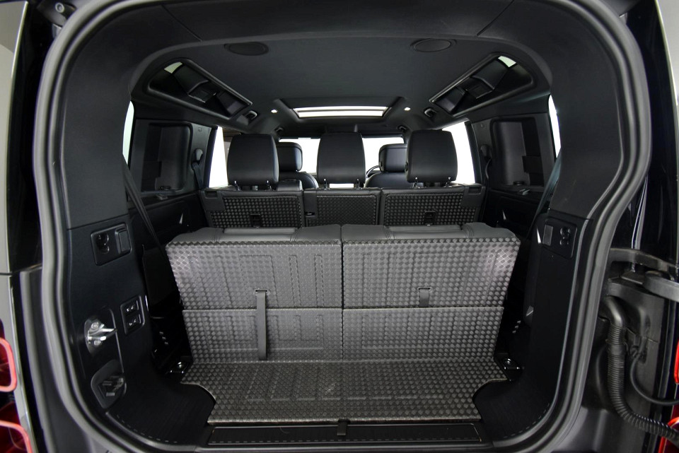 2023 LAND ROVER DEFENDER 110 3.0 D D300 X-DYNAMIC HSE (221kW)