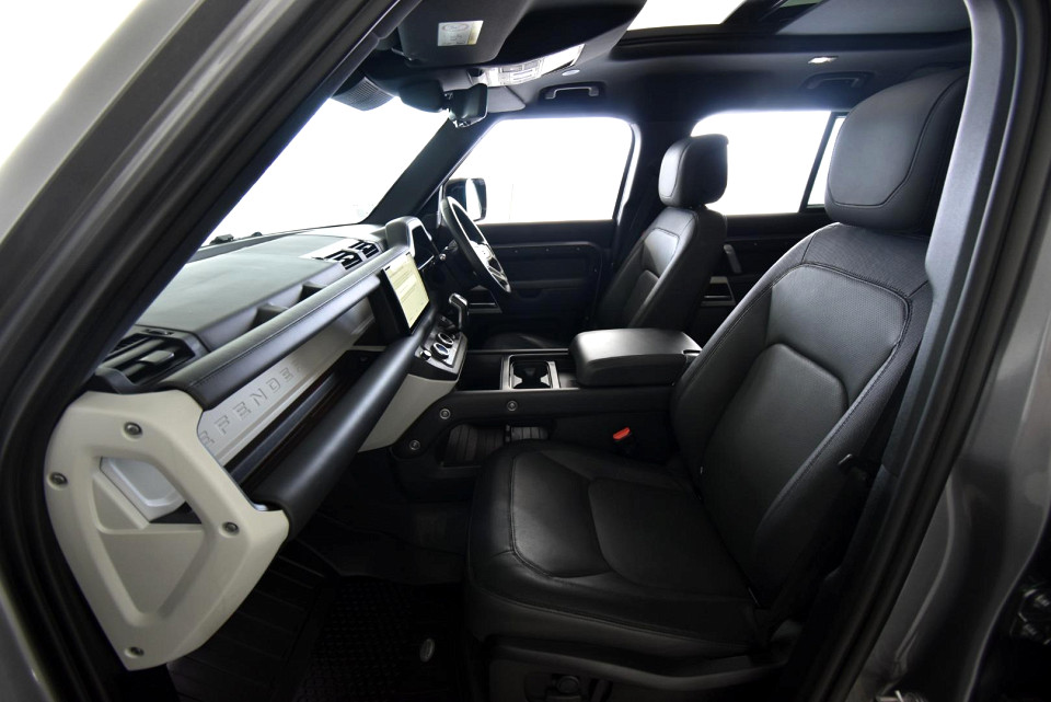 2023 LAND ROVER DEFENDER 110 3.0 D D300 X-DYNAMIC HSE (221kW)