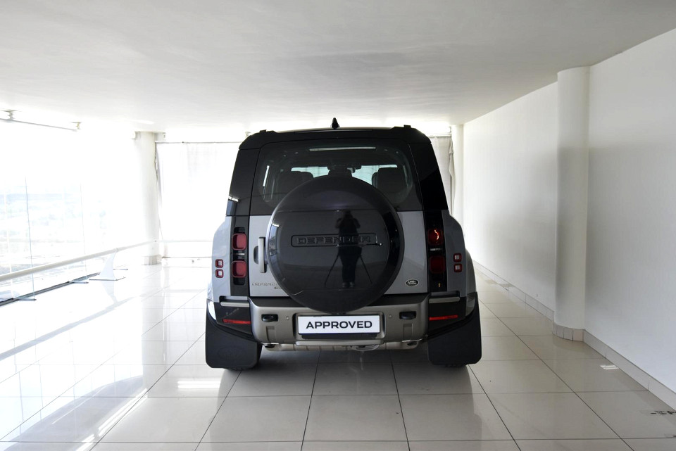 2023 LAND ROVER DEFENDER 110 3.0 D D300 X-DYNAMIC HSE (221kW)