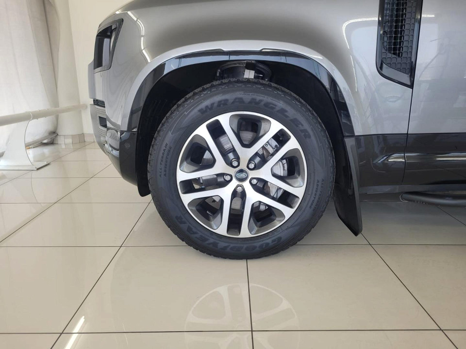 2023 LAND ROVER DEFENDER 110 3.0 D D300 X-DYNAMIC HSE (221kW)