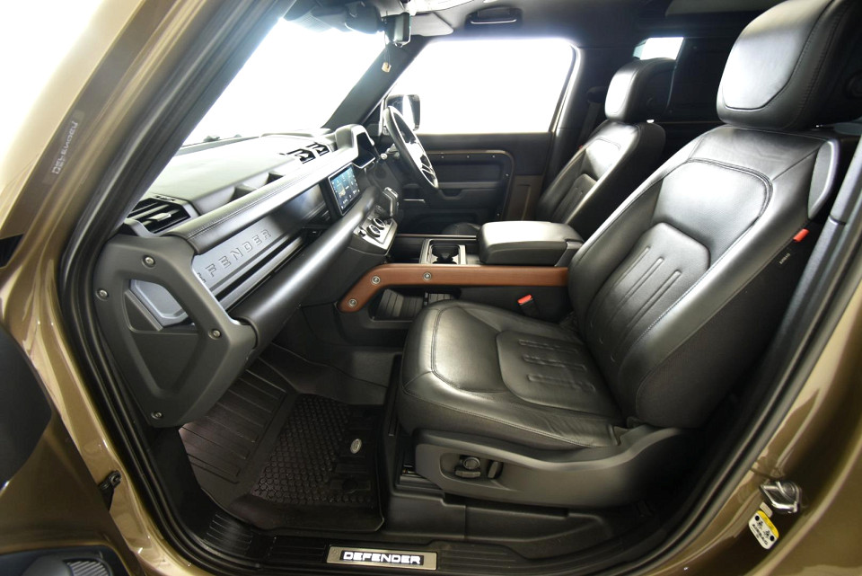 2021 LAND ROVER DEFENDER 90 3.0 D D300 X (221kW)